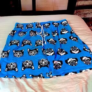 Top Drawer L comfy shorts for pet lovers!
